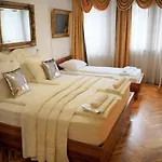 Herc Hotell 3*