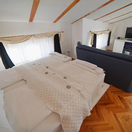 Hotel Herc 3*