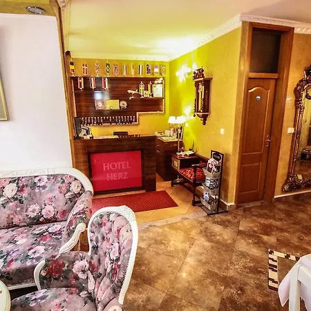 Hotel Herc 3*