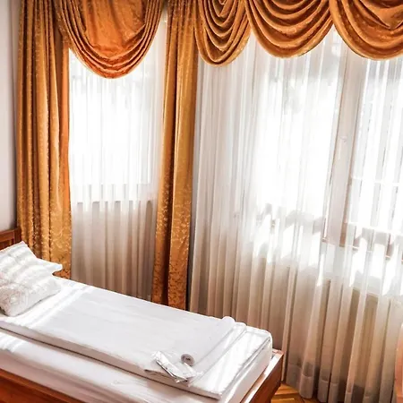 Herc Hotel 3*