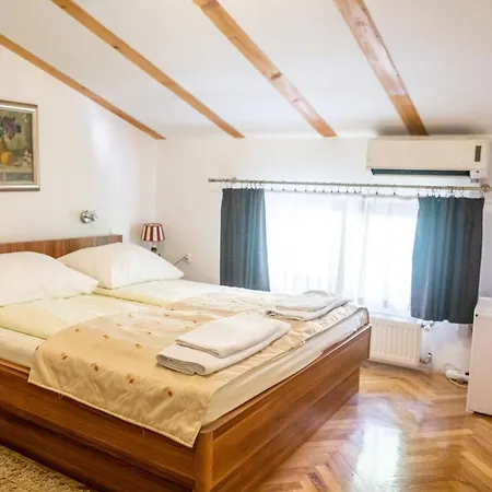 Hotel Herc 3*